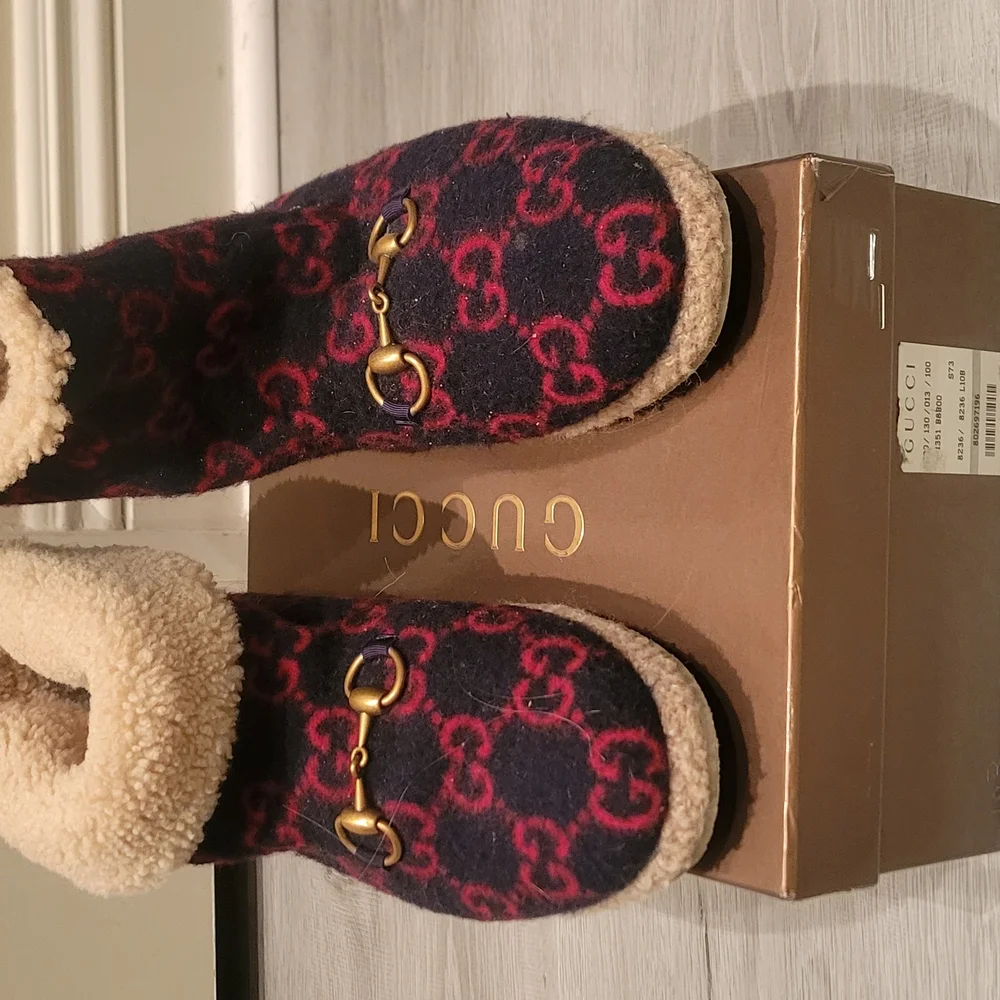 Gucci Women's Black and Red Shoes - Picture 2 of 6